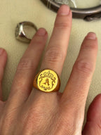 Crest Royal "A" Bañado en Oro