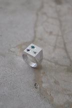 Anillo Edge en plata maciza con zafiro, esmeralda y diamante – colección Galaxy de Jo&G